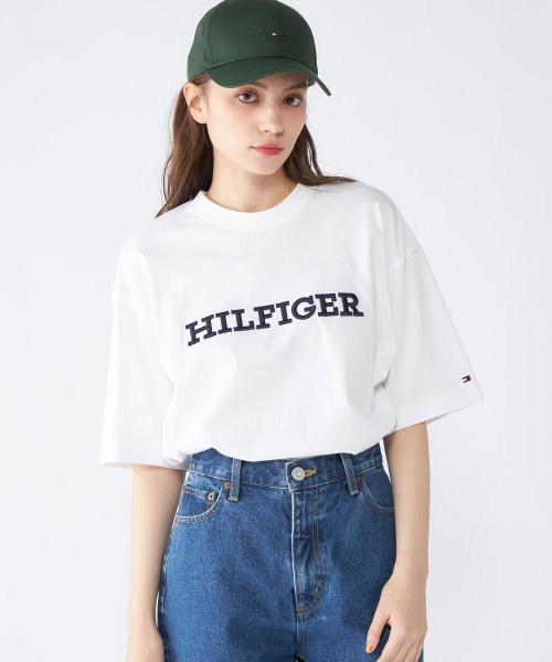 TOMMY HILFIGER(トミーヒルフィガー)/モノタイプエンブロイドアーカイブTシャツ/ホワイト