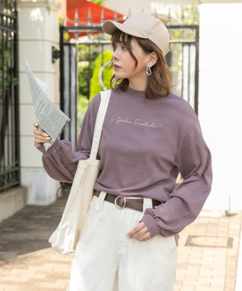 ad thie(アドティエ)/スムースプチハイネックロゴプリントロングTシャツ/モカ