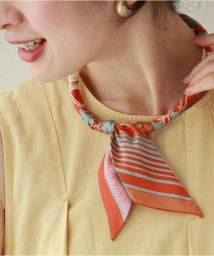 CAWAII(カワイイ)/磁石で装着。首元彩るスカーフ調ネックレス/オレンジ