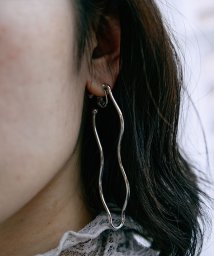 marjour/WAVE LINE EARRING/505972560