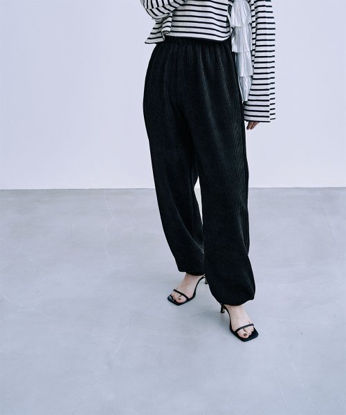 marjour(マージュール)/CORDUROY RELAX JOGGER PANTS/ブラック