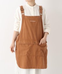 ２１２ＫＩＴＣＨＥＮ　ＳＴＯＲＥ/ボスサイドエプロン オルタナ テラコッタ/505975120