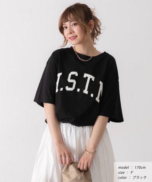 ad thie(アドティエ)/H.S.T.N カレッジロゴ プリント Tシャツ ラウンド スリット チュニック ゆったり ビックTシャツ サイド スリット ロンT 柄/ブラック