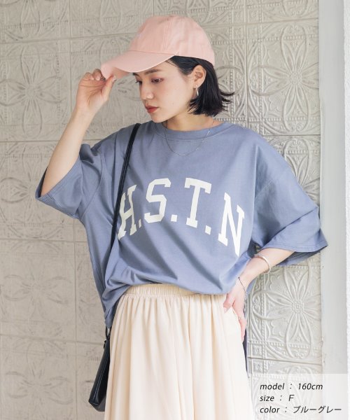 ad thie(アドティエ)/【ドラマ着用】H.S.T.N カレッジロゴ プリント Tシャツ ラウンド スリット チュニック ゆったり ビックTシャツ サイド スリット ロンT 柄/グレー