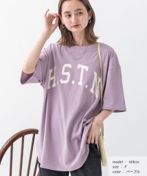 ad thie(アドティエ)/【ドラマ着用】H.S.T.N カレッジロゴ プリント Tシャツ ラウンド スリット チュニック ゆったり ビックTシャツ サイド スリット ロンT 柄/パープル