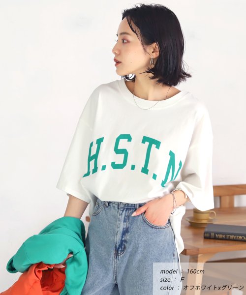 ad thie(アドティエ)/H.S.T.N カレッジロゴ プリント Tシャツ ラウンド スリット チュニック ゆったり ビックTシャツ サイド スリット ロンT 柄/オフホワイト系1