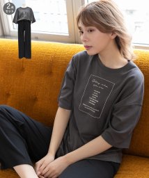 ad thie(アドティエ)/カリグラフィ ロゴ プリント Tシャツ ＆ リボン付き ワイドパンツ 2枚 セット ルームウエア 半袖 長ズボン 春 夏/チャコールグレー