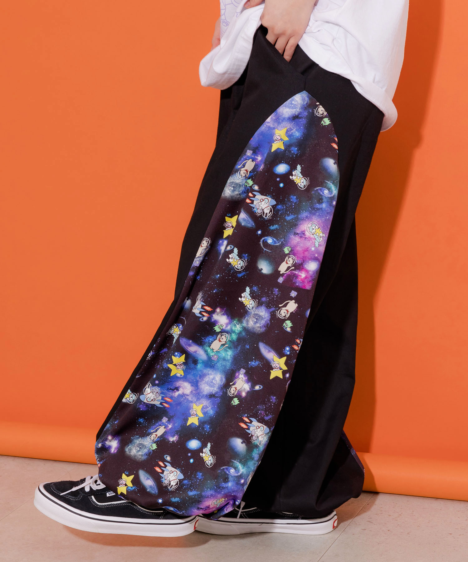 東京トガリ 肩ヒモつき宇宙柄キュロット 東京トガリ 肩ヒモつき宇宙柄キュロット
