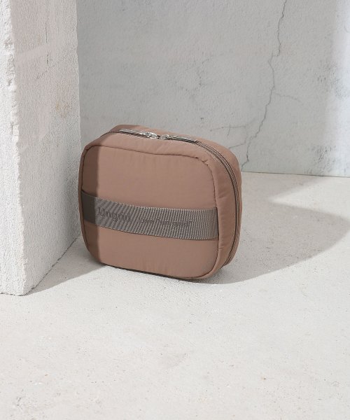 UNGRID bag(アングリッド　バッグ)/撥水ソフトナイロン ロゴテープ 多機能化粧ポーチ/OAK