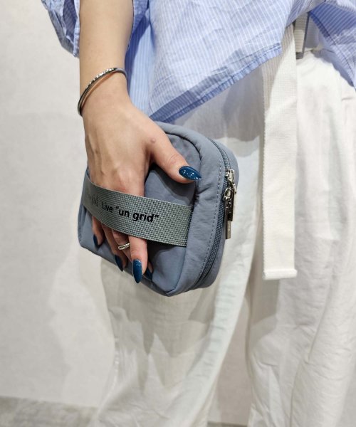 UNGRID bag(アングリッド　バッグ)/撥水ソフトナイロン ロゴテープ 多機能化粧ポーチ/BGRY