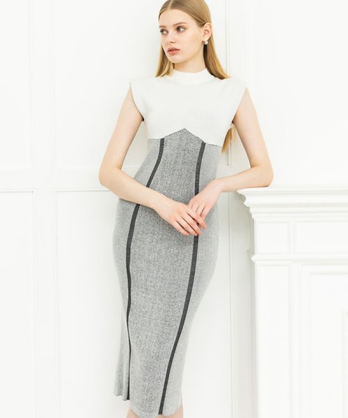 コントラストリブニットワンピース 商品説明モダニティ薫るペンシルニットワンピース。柔らかく上品なジャガード編みの上半身に、バスト下からは２色の糸を引き揃えています。縦に伸びたアクセントのカーブライ Y1667944298(12727円)