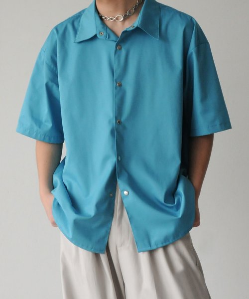 Nilway(ニルウェイ)/スナップボタン半袖レギュラーカラーシャツ/ブルー系1
