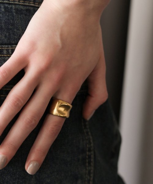 ＜TEN.＞ディンプルリング/ゴールドカラー ＜TEN あらかじめご了承ください