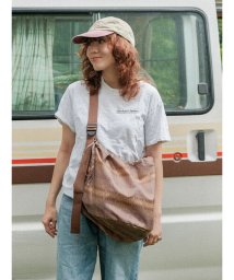 CRAFT STANDARD BOUTIQUE(クラフトスタンダードブティック)/＜PENDLETON × YURIE＞CIRCLE UTILITY BAG/ブラウン