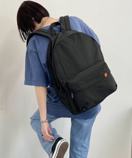 fredy emue(フレディエミュ)/【UNIVERSAL OVERALL/ユニバーサルオーバーオール】Wrinkled nylon rucksack/ブラック