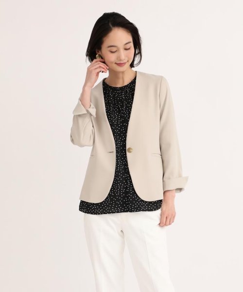 ノーカラージャケット 