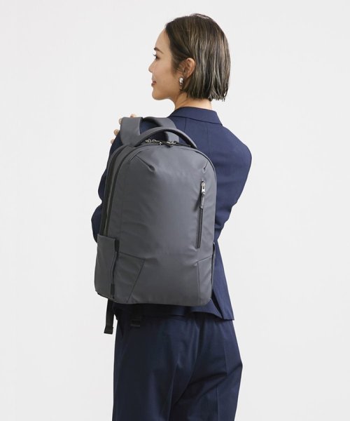 [AGS搭載/大容量]ラウンドジップデザインバックパック 