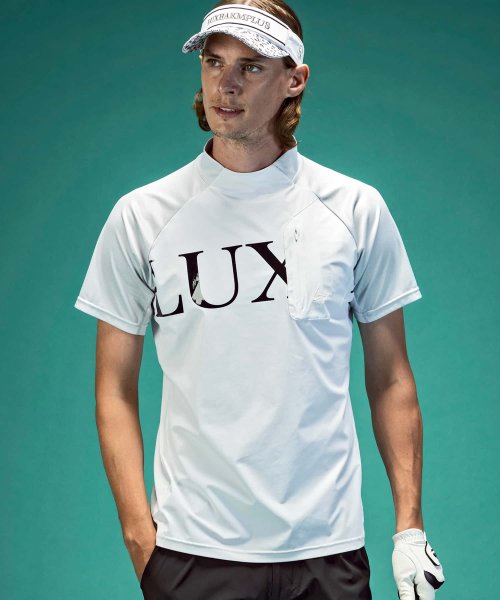 LUXEAKMPLUS(LUXEAKMPLUS)/LUXEAKMPLUS(リュクスエイケイエムプラス)ゴルフ 配色ロゴ半袖モックネックTシャツ/ホワイト