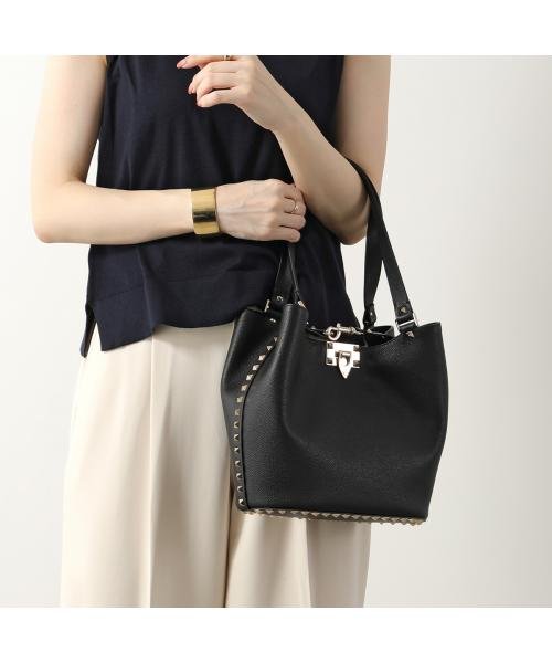 VALENTINO トートバッグ B0N07TAG レザー ロックスタッズ VALENTINO トートバッグ レザー