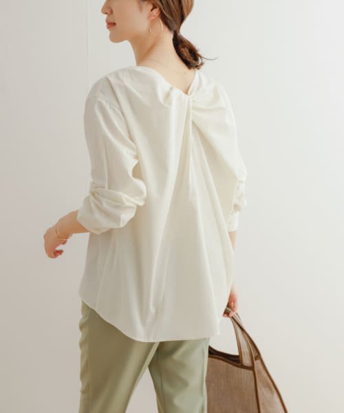 URBAN RESEARCH DOORS(アーバンリサーチドアーズ)/『UR TECH Smart Linen Touch』バックツイストブラウス/CREAM