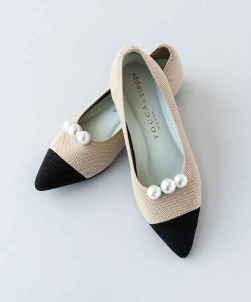 TOCCA(TOCCA)/【軽量・撥水・お洗濯可・選べるシュークリップ】steppi×TOCCA BICOLOR POINTED PUMPS バイカラーポインテッドパンプス/ベージュ×パール