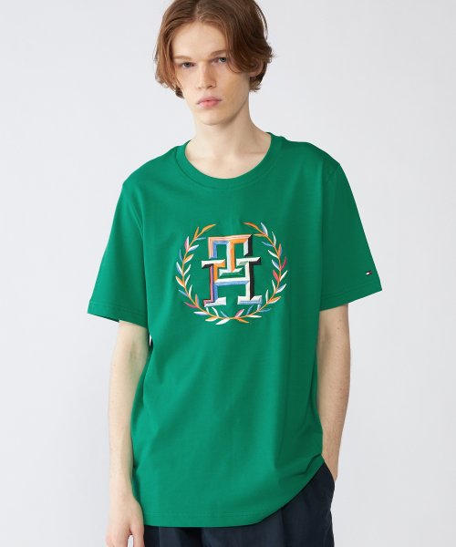 TOMMY HILFIGER(トミーヒルフィガー)/ローレルモノグラムマルチカラーTシャツ/グリーン