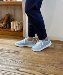 kitson(kitson)/Kitson キットソン 軽量 ロゴメタルプレートスニーカー/BLUE