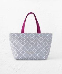 TOCCA(TOCCA)/【A4サイズ対応・撥水】CHECKER CLOVER RAIN BAG レインバッグ/ライトグレー系