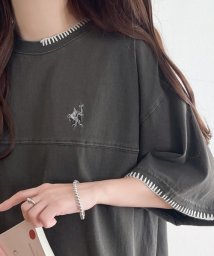Classical Elf/《Javaジャバコラボ》ステッチデザインが目を惹く。綿100%ワンポイントハンド刺繍ピグメントTシャツ/506005373