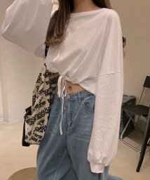 shopnikoniko(ショップにこにこ)/クロップド丈 裾絞りスウェットma 【即納】ショート丈 ミニ丈 長袖 トップス ロングTシャツ トレーナー フロントリボン 裾ドロスト ボリューム袖 無地 レデ/ホワイト