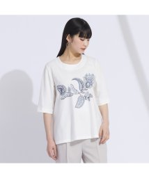 Liliane Burty(リリアンビューティ)/ペイズリー刺繍　プルオーバーTシャツ/ホワイト
