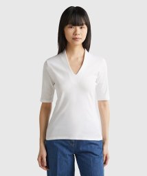BENETTON (women)(ベネトン（レディース）)/ロゴ刺繍入りVネック5分袖Tシャツ・カットソー/ホワイト