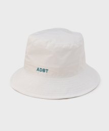 adabat(アダバット)/【ADBT】ワンポイントロゴ バケットハット/ホワイト（001）