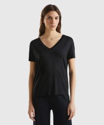 BENETTON (women)(ベネトン（レディース）)/ビスコースVネック半袖Tシャツ・カットソー/ブラック