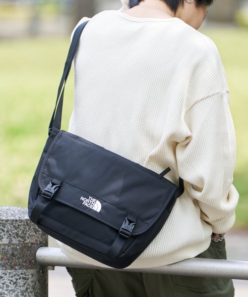 THE NORTH FACE(ザノースフェイス)/THE NORTH FACE ノースフェイス WHITE LABEL ホワイトレーベル 韓国限定 MESSENGER BAG M  メッセンジャー バッグ 斜め/ブラック