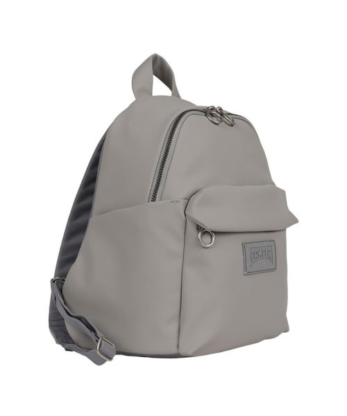 [カンペール] Letty リュック 商品説明コロンとしたフォルムの新作リュック「LETTY(レティ)」は、アクティブなシーンをスマートに、オンでもコーディネートがしやすいシリーズです。バッグ中央にはオリジナルで作ったシリコ K1444141785(11000円)