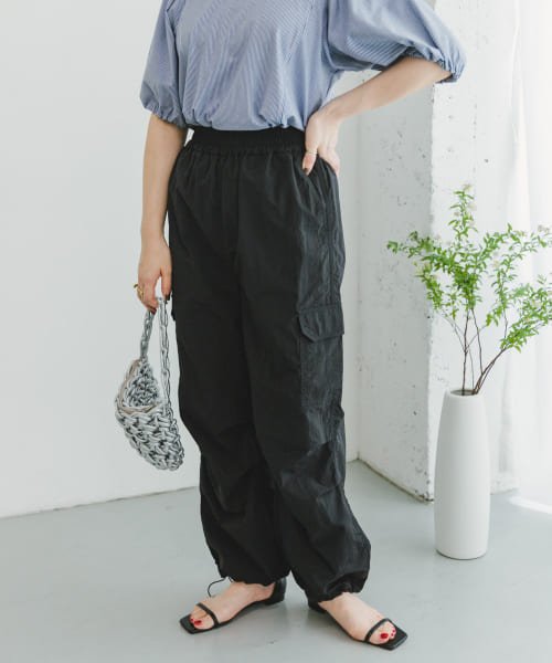 ITEMS URBANRESEARCH(アイテムズ アーバンリサーチ（レディース）)/パラシュートパンツ/BLK