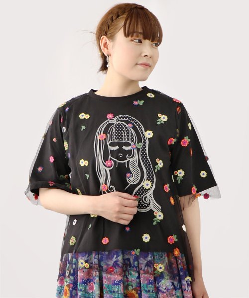 ScoLar(スカラー)/花刺繍チュール重ね 女の子プリントTシャツ/ブラック