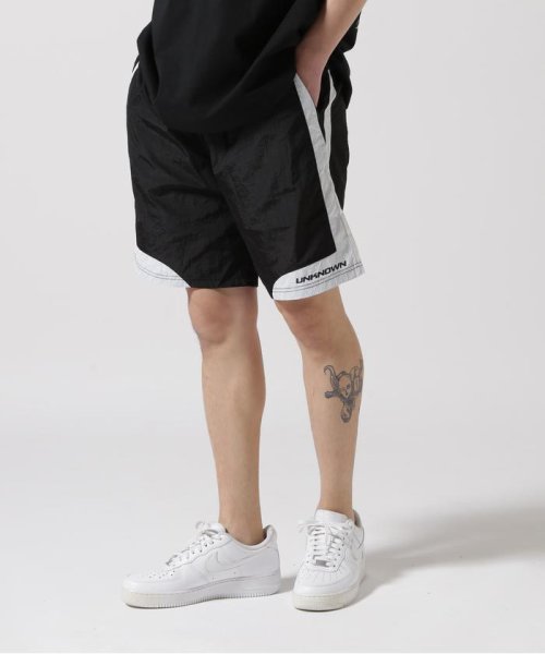 LHP(エルエイチピー)/UNKNOWN LONDON/アンノウンロンドン/UNKNOWN NYLON FOOTBALL SHORTS/ブラック