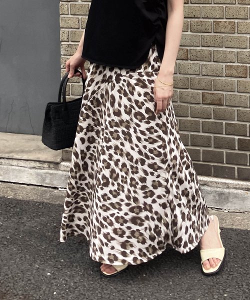 【Audrey and John Wad】レオパード柄バイアスフレアスカート 