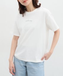 Honeys(ハニーズ)/きれいめロゴＴシャツ トップス Tシャツ レディース 半袖 ロゴ 接触冷感 夏 /オフホワイト