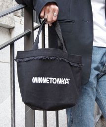 MINNETONKA(ミネトンカ)/フリンジトートバッグ【FRINGE TOTE BAG】/ブラック