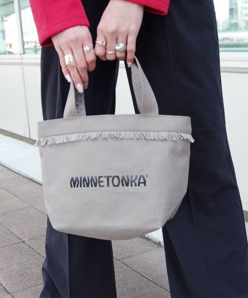 MINNETONKA(ミネトンカ)/フリンジトートバッグ【FRINGE TOTE BAG】/グレー