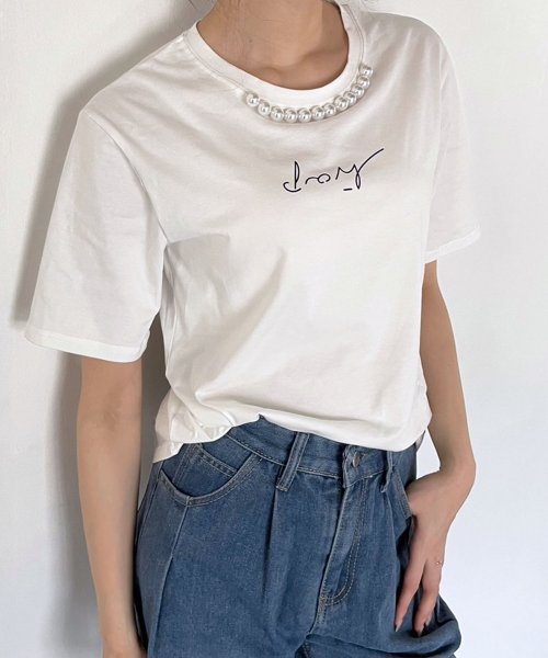Jewelobe(ジュエローブ)/ネックパールニュアンスロゴTシャツ/ホワイト