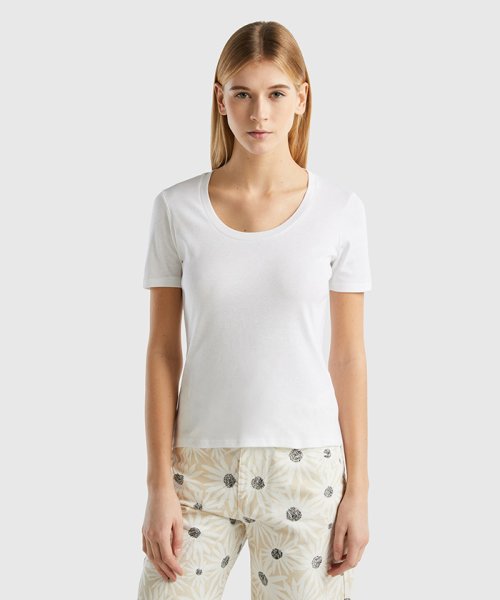 BENETTON (women)(ベネトン（レディース）)/ロゴ刺繍入りUネック半袖Tシャツ・カットソー/ホワイト