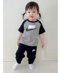 NIKE(ナイキ)/ベビー(80－90cm) セット商品 NIKE(ナイキ) NKB B NSW FUTURA RAGLAN PANT S/GRAY×BLACK