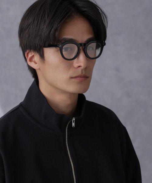 「NJ/CLUB」CARRYSTOCKKIT＆BAGスクエアアイウェア ボストン ウエリントンを融合したデザインのアイウェア フレーム上部のアウトラインが水平で ＮＪ/ＣＬＵＢ