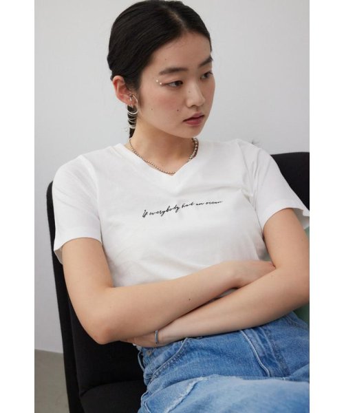 AZUL by moussy(アズールバイマウジー)/フロントメッセージロゴTシャツ/WHT