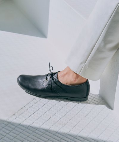 ヒップス HIPS レースアップレザーフラットシューズ