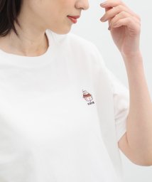 Honeys(ハニーズ)/半袖モチーフ刺繍Ｔシャツ Tシャツ 半袖 カットソー レディース ワンポイント /オフホワイト